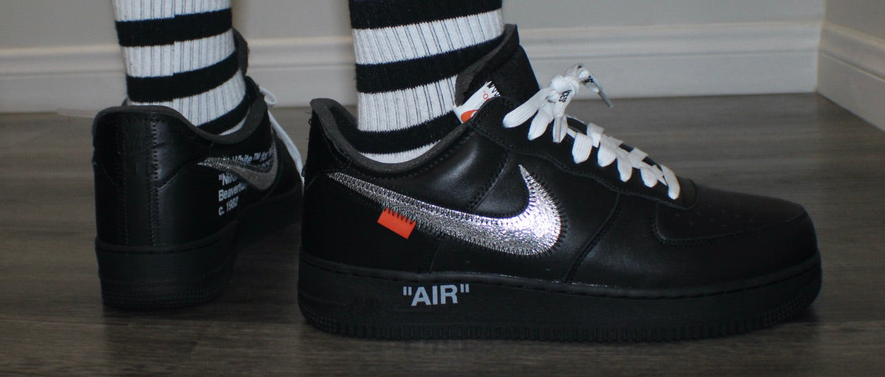 black nike with air on the side